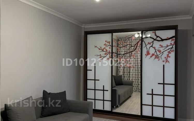 1-комнатная квартира · 35 м² · 4/5 этаж, Нурмакова 156 — Кабанбай Батыра за 270 000 ₸ в Алматы, Алмалинский р-н — фото 2