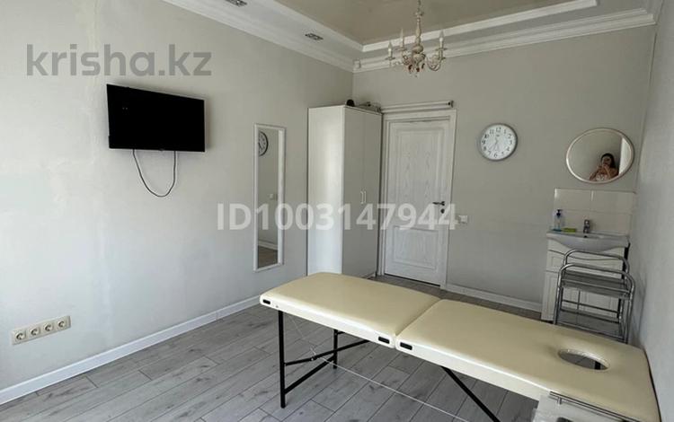 Кабинеты и рабочие места · 25 м² за 260 000 ₸ в Астане, Есильский р-н — фото 2