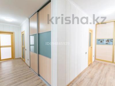 Продажа квартир в Астане: 5-комнатная квартира · 232 м² · 10/11 этаж, Есенберлина 7/1 за 55 млн 〒 5-комнатная квартира · 232 м² · 10/11 этаж, Есенберлина 7/1 за 55 млн 〒 в Астане, Сарыарка р-н