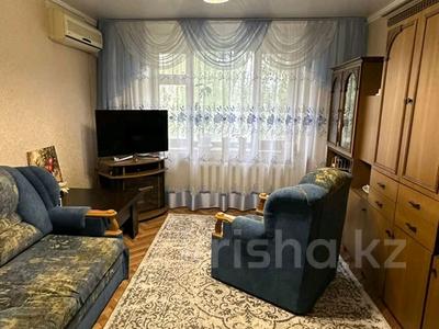 2-бөлмелі пәтер · 50 м² · 4/5 қабат, 4 ш/а, бағасы: 16.8 млн ₸ в Уральске, мкр 4