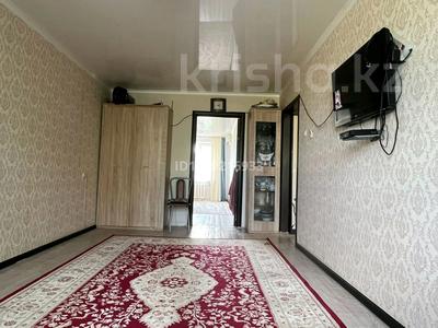 2-комнатная квартира · 47.5 м² · 5/5 этаж, Абубакир кердери 127 — В заде кафе Назар по улица Курмангазы за 150 000 ₸ в Уральске, мкр Школьник