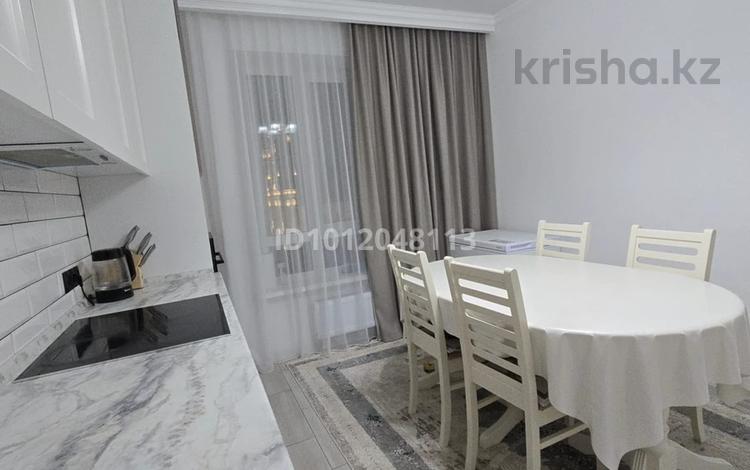 3-бөлмелі пәтер · 80.4 м² · 6/10 қабат, мкр Юго-Восток, 28й микрорайон 28/4 — Сатыбалдина, бағасы: 42 млн ₸ в Караганде, Казыбек би р-н — фото 2
