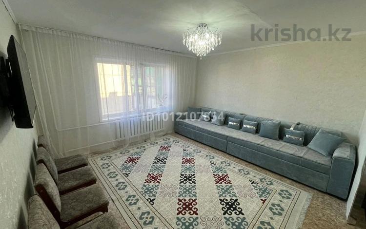 4-бөлмелі пәтер · 77 м², Бозтаева, бағасы: 28 млн ₸ в Семее — фото 2
