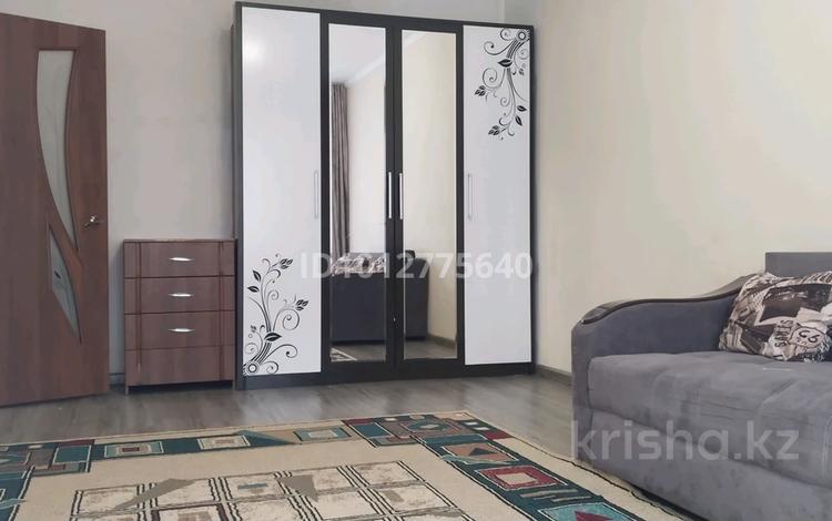1-бөлмелі пәтер · 40 м² · 1/6 қабат, мкр Кокжиек 34, бағасы: 170 000 ₸ в Алматы, Жетысуский р-н — фото 2