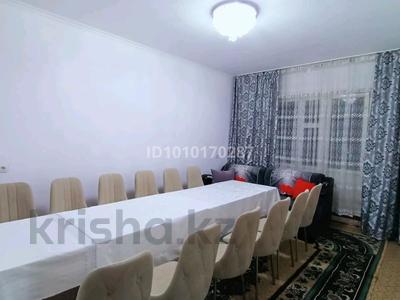 4-комнатная квартира · 83 м² · 4/5 этаж, Массив Карасу 17 — Магнум, рынок "Кайкармет" за 24.2 млн 〒 в Таразе