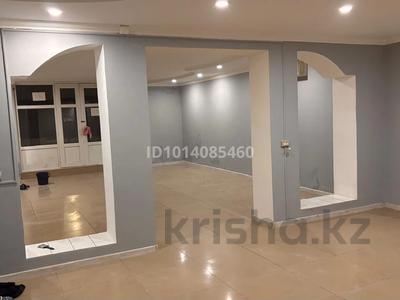 Офисы, общепит, медцентры и аптеки, кабинеты и рабочие места · 60 м² за 180 000 ₸ в Шымкенте, Аль-Фарабийский р-н