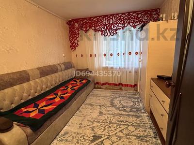 Продажа домов и дачи в Жамбылской обл.: Отдельный дом · 4 комнаты · 90 м² · 16 сот., Дорбабаева 18 за 16 млн 〒 Отдельный дом · 4 комнаты · 90 м² · 16 сот., Дорбабаева 18 за 16 млн 〒 в Мерке