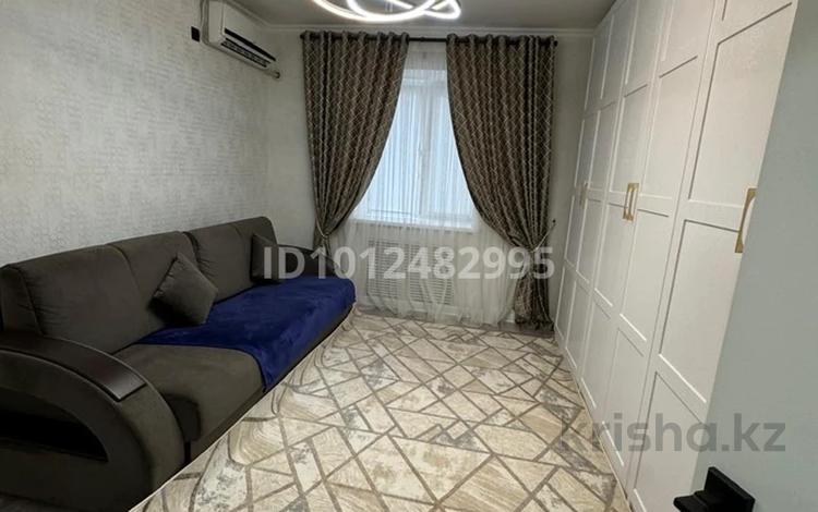 3-комнатная квартира · 63 м² · 3/5 этаж, мкр Центральный, Азаттық 5 А за 300 000 ₸ в Атырау — фото 2