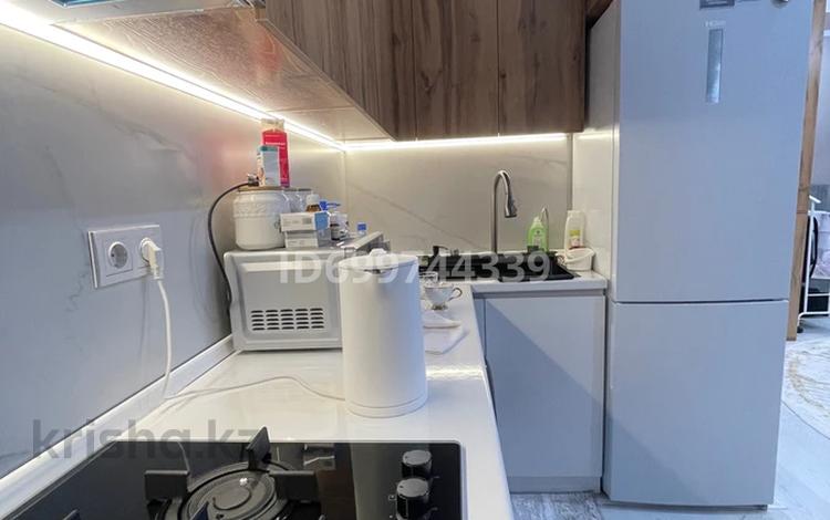 1-бөлмелі пәтер · 50 м² · 9/11 қабат, 16-ш/а. 38 — 16 микрорайон, бағасы: 18 млн ₸ в Актау, 16-й мкр  — фото 2