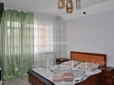 1-комнатная квартира, 40 м², 3/5 этаж посуточно, Гарышкерлер 40 за 8 000 〒 в Жезказгане