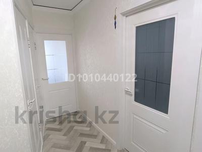 3-комнатная квартира · 61 м² · 4/5 этаж, мкр Юго-Восток, мкр Юго-Восток, 28й микрорайон 17 — арай за 30 млн 〒 в Караганде, Казыбек би р-н