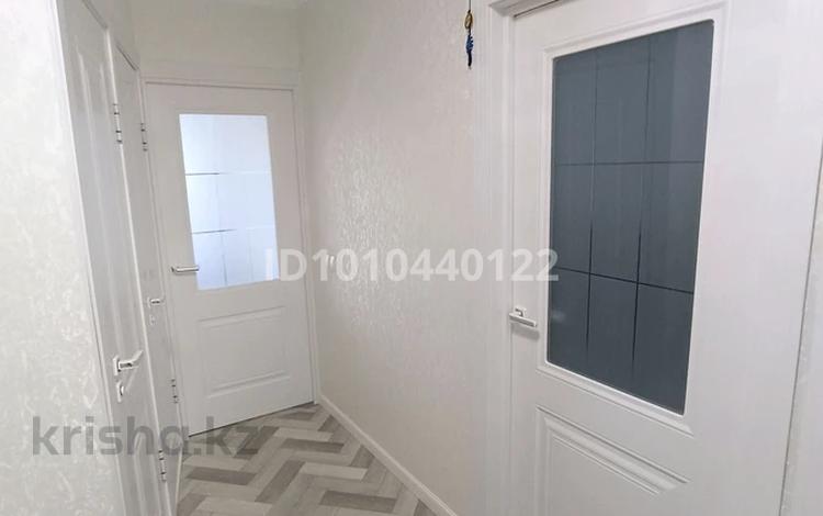 3-комнатная квартира · 61 м² · 4/5 этаж, мкр Юго-Восток, мкр Юго-Восток, 28й микрорайон 17 — арай за 30 млн ₸ в Караганде, Казыбек би р-н — фото 2