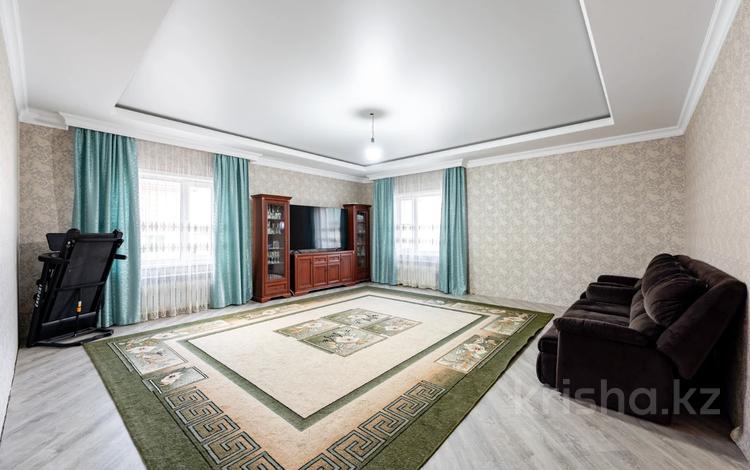 Отдельный дом · 6 комнат · 401.6 м² · 10 сот., Республики 37 за 95 млн 〒 в Косшы — фото 48