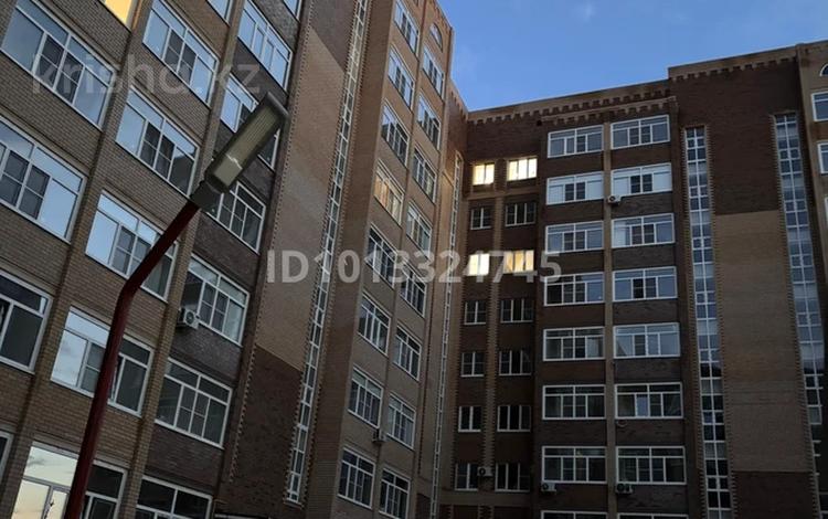 2-бөлмелі пәтер · 70 м² · 9/10 қабат, мкр. Алтын орда, Алия Молдагулова, бағасы: 30 млн ₸ в Актобе — фото 2