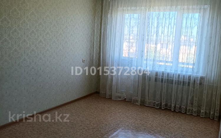 3-бөлмелі пәтер · 62 м² · 5/5 қабат, 1 ш/а, Есет-батыра 105/1, бағасы: 18.5 млн ₸ в Актобе, мкр 5 — фото 2