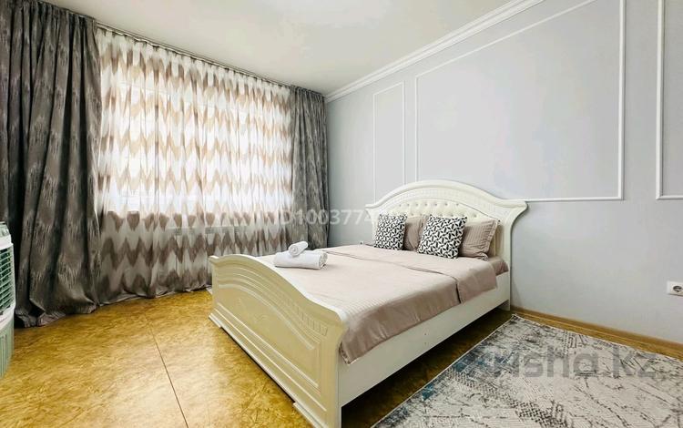 2-комнатная квартира · 50 м² · 10/17 этаж, Жандосова 140 — На против Нархоз Жандосова Берегового за 350 000 ₸ в Алматы, Ауэзовский р-н — фото 2