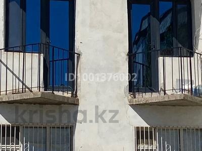 Пәтерлер в Кызылординской обл.: 3-бөлмелі пәтер · 75 м² · 2/5 қабат, Шұғыла 58 — Бұхарбай батыр мен Мұратбаев қиылысы, бағасы: 25 млн 〒 3-бөлмелі пәтер · 75 м² · 2/5 қабат, Шұғыла 58 — Бұхарбай батыр мен Мұратбаев қиылысы, бағасы: 25 млн 〒 в