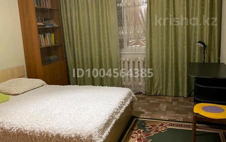 3-бөлмелі пәтер · 70 м² · 2/9 қабат, 4 мкр 40, бағасы: 200 000 ₸ в Аксае — фото 2