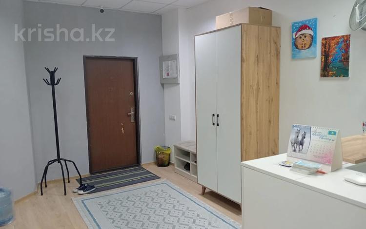 Медцентры и аптеки, кабинеты и рабочие места · 135 м² за 440 000 ₸ в Алматы, Бостандыкский р-н — фото 2
