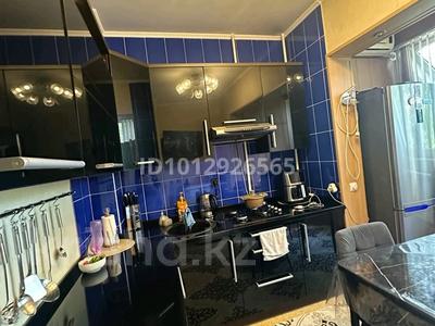 3-комнатная квартира · 76 м², мкр Аксай-4 57 — Улугбека-Б.Момышулы за 52 млн ₸ в Алматы, Ауэзовский р-н