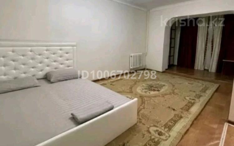 1-комнатная квартира · 45 м² · 3/7 этаж, 4-й мкр 2 за 7 000 ₸ в Актау — фото 2