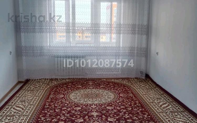 3-бөлмелі пәтер · 82 м² · 6/10 қабат, мкр. Зачаганск пгт 107/1, бағасы: 200 000 ₸ в Уральске — фото 2