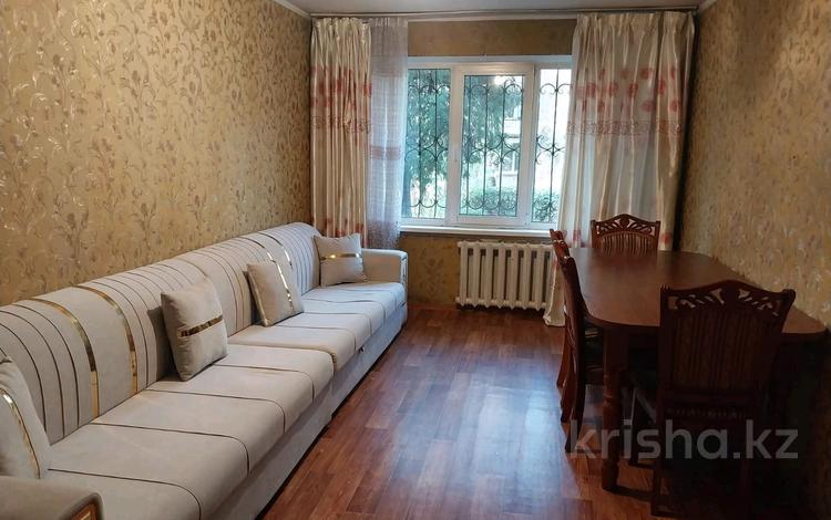 2-комнатная квартира, 45 м², 1/4 этаж, мкр №11 — Шаляпина — Щепеткова