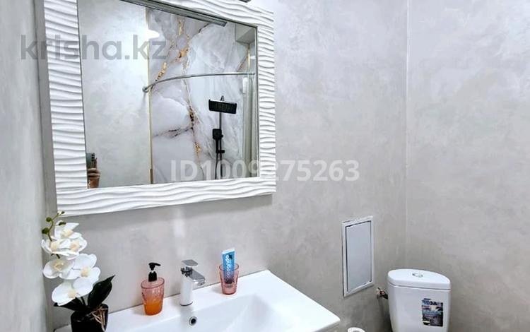 1-бөлмелі пәтер · 55 м² · 9/15 қабат, 17-ш/а., ​17-й микрорайон 6, бағасы: 3 000 ₸ в Актау, 17-й мкр — фото 2