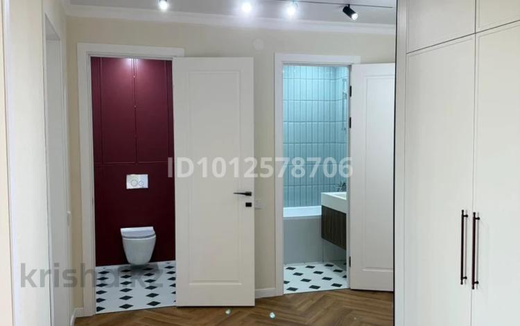 2-комнатная квартира · 70 м² · 8/10 этаж, мкр. Алтын орда, Тауелсиздик 15 за 42 млн ₸ в Актобе — фото 11