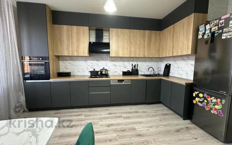 3-бөлмелі пәтер · 98.5 м² · 6/9 қабат, Микрорайон Береке 52, бағасы: 49.5 млн ₸ в Костанае — фото 2