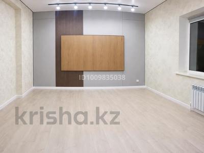 Отдельный дом · 4 комнаты · 205 м² · 5 сот., Толстого 25 за 55 млн 〒 в Кокшетау