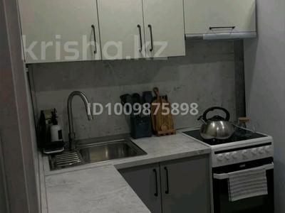 1-бөлмелі пәтер · 33 м² · 2/4 қабат, Жаңа қала ш/а., Бухар-Жырау 72 — Недалеко от вокзала, Сити Молл, гостиница Караганда, 45й квартал, бағасы: 10 000 ₸ в Казыбек би р-н