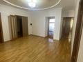 3-комнатная квартира, 129 м², 3/9 этаж помесячно, Кулманова 1а за 400 000 〒 в Атырау — фото 7