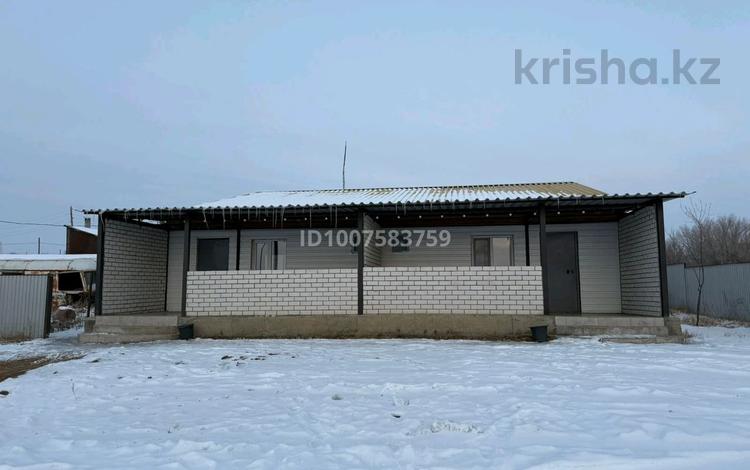 Дом · 4 комнаты · 65 м², Село Куйган — На берегу иртыша за 40 000 ₸ в  — фото 2