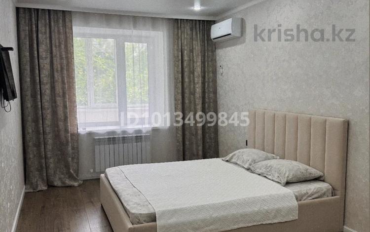 1-бөлмелі пәтер · 56 м² · 1/5 қабат, Циолковского 1 к 2, бағасы: 12 000 ₸ в Уральске — фото 2