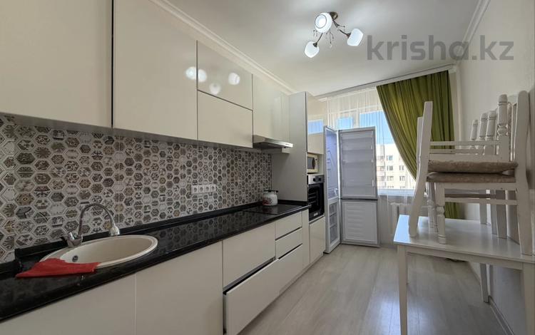 2-комнатная квартира · 56 м² · 8/9 этаж, Сауран 4 за 36.5 млн ₸ в Астане, Есильский р-н — фото 2