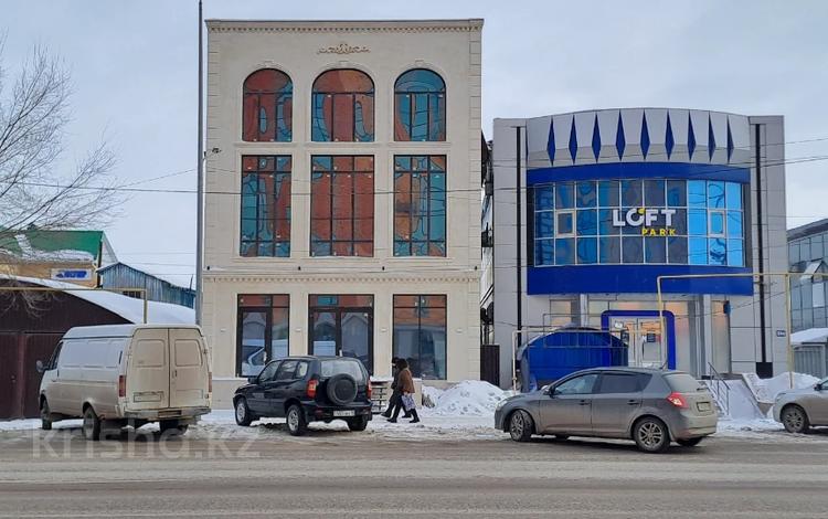 Свободное назначение, офисы, магазины и бутики, общепит, салоны красоты, бани, гостиницы и зоны отдыха, медцентры и аптеки, образование, развлечения · 709 м² за 320 млн 〒 в Костанае — фото 28