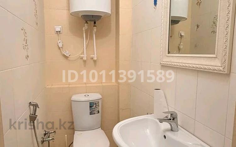2-комнатная квартира · 68 м² · 2/9 этаж, Майкудук, Майкудук, мкр Голубые пруды за 150 000 ₸ в Караганде, Алихана Бокейханова р-н — фото 2