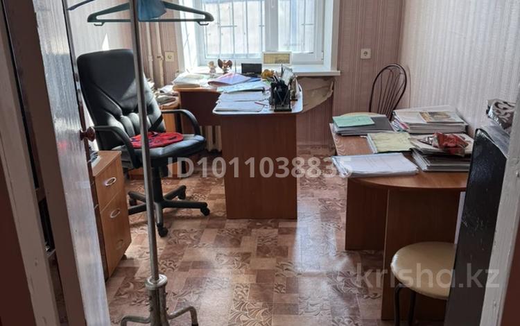 5-бөлмелі пәтер · 91 м² · 1/5 қабат, 1 микрорайон 1, бағасы: ~ 8.8 млн ₸ в Лисаковске — фото 2