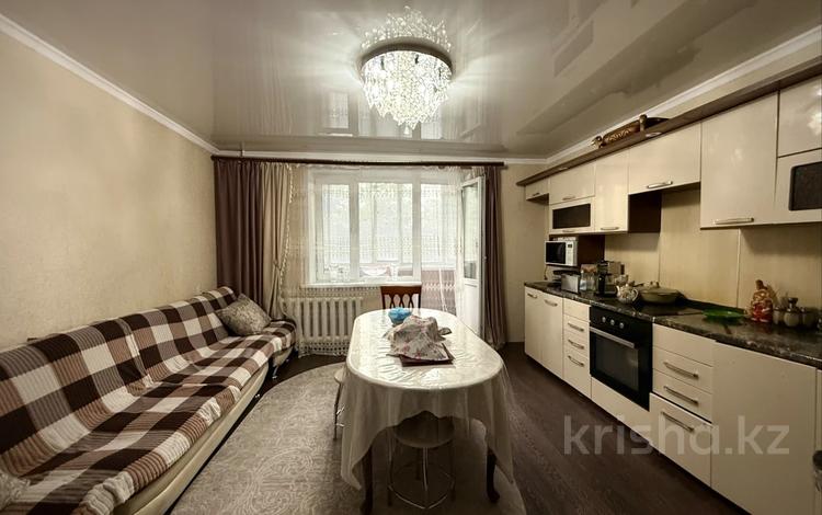 2-комнатная квартира · 54 м² · 2/5 этаж, мкр Юго-Восток, мкр Гульдер 1 за 20.5 млн ₸ в Караганде, Казыбек би р-н — фото 2