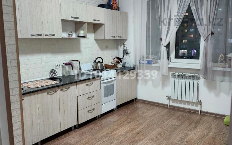 3-бөлмелі пәтер · 75 м² · 3/9 қабат, Шұғыла ш/а., Микрорайон «Шугыла», бағасы: 300 000 ₸ в Алматы, Наурызбайский р-н — фото 2