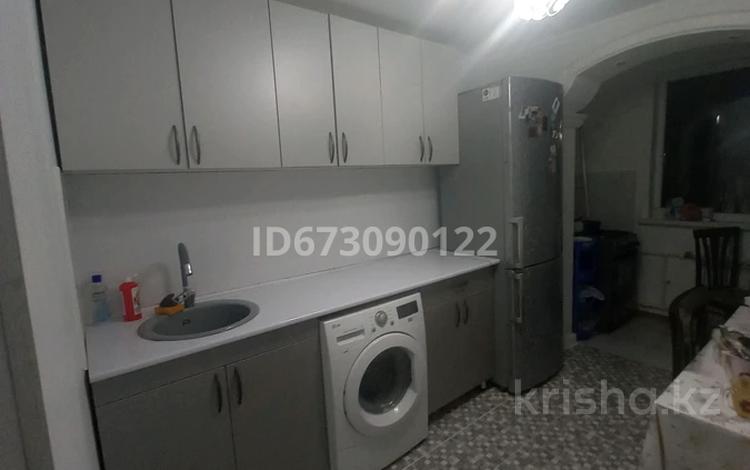 3-бөлмелі пәтер, 60 м², 5/5 қабат, Привокзальный-3А 15а, бағасы: 16 млн 〒 в Атырау, мкр Привокзальный-3А — фото 2