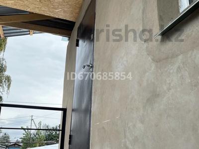 Отдельный дом · 2 комнаты · 42 м², мкр Теректы 1А — Напротив Аптеки за 150 000 〒 в Алматы, Алатауский р-н