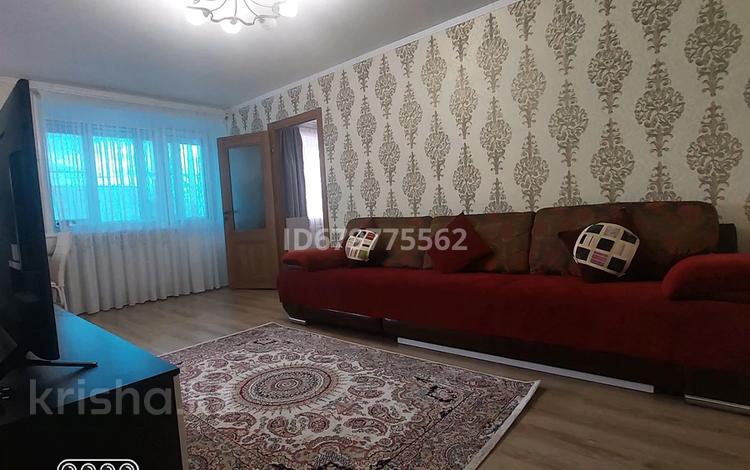 2-бөлмелі пәтер, 50 м², 3/4 қабат ай сайын, 342 квартал 11, бағасы: 150 000 〒 в Семее — фото 2