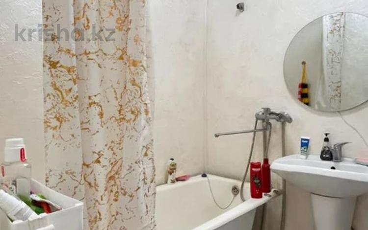 1-бөлмелі пәтер · 28 м² · 2/5 қабат, Гарышкер, бағасы: 10 млн ₸ в Талдыкоргане, мкр Жана Гарышкер — фото 2