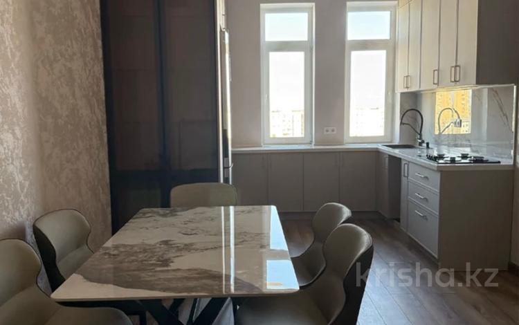2-комнатная квартира · 80 м² · 10/10 этаж, Шарипова 28 за 500 000 ₸ в Атырау, мкр Жилгородок — фото 4
