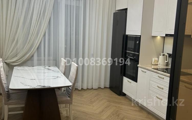3-комнатная квартира · 89 м² · 10/12 этаж, E 900 10 за 600 000 ₸ в Астане, Нура р-н — фото 2