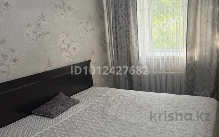 3-бөлмелі пәтер · 61 м² · 3/6 қабат, Дулатова 135 — Квартира в центре города рядом халва площадь парк 31 ,1,6 школа рядом, бағасы: 300 000 ₸ в Семее — фото 2