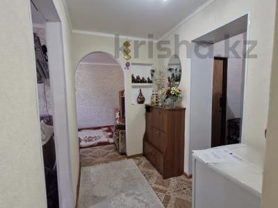 2-комнатная квартира · 55.1 м² · 1/5 этаж, Ларина 11 — Автопарк за 11.3 млн 〒 в Уральске