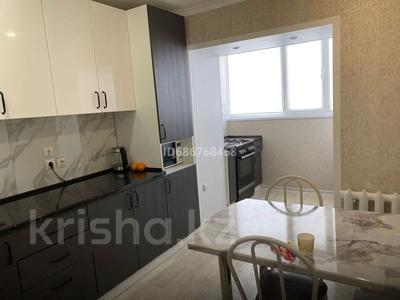 2-комнатная квартира · 56 м² · 5/6 этаж, мкр Северо-Восток 211 — Автопарк Жамбула 211 за 170 000 〒 в Уральске